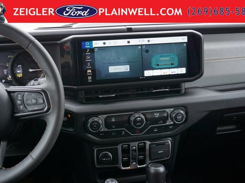 Used 2024 Jeep Wrangler Unlimited AWD/4WD image 14