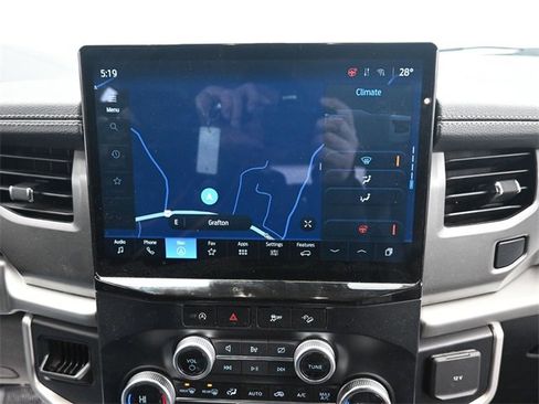 Used 2024 Ford Expedition XLT image 18