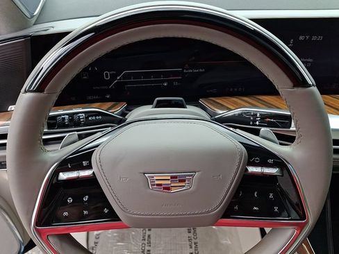 Used 2025 Cadillac Escalade ESV Sport Platinum w/ LPO, ONYX Package AWD/4WD image 19