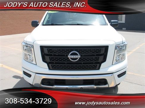 Used 2024 Nissan Titan SV AWD/4WD image 39