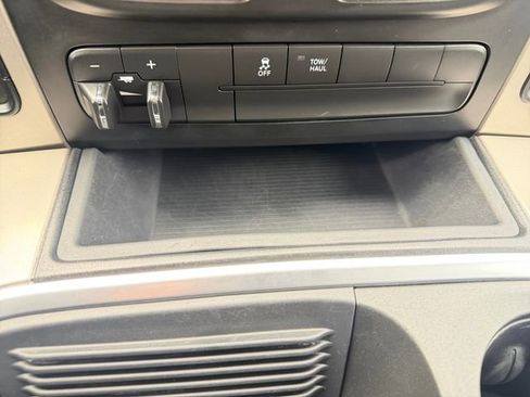 Used 2017 RAM 1500 Classic SLT w/ SLT Plus D￩cor Group AWD/4WD image 23