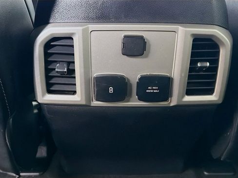 Used 2020 Ford F150 Lariat image 37