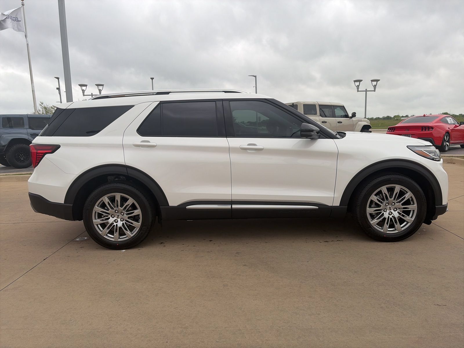 Certified 2026 Ford Explorer Platinum RWD image 6