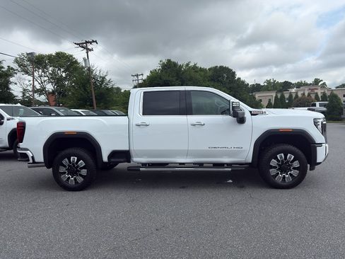 New 2026 GMC Sierra 2500 Denali w/ Technology Package AWD/4WD image 6