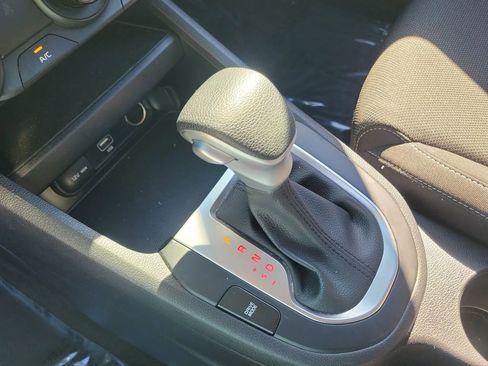 Used 2023 Kia Forte LXS w/ LXS Technology Package image 27