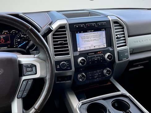 Used 2017 Ford F250 King Ranch w/ King Ranch Ultimate Package AWD/4WD image 9