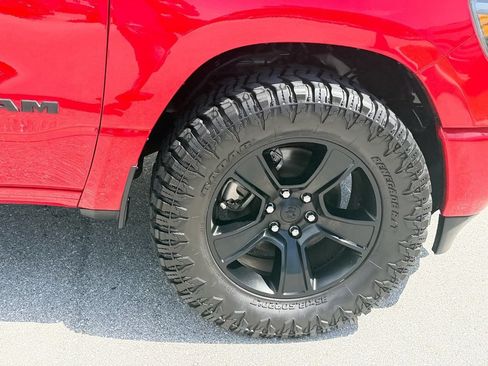 Used 2022 RAM 1500 Big Horn w/ Night Edition AWD/4WD image 9