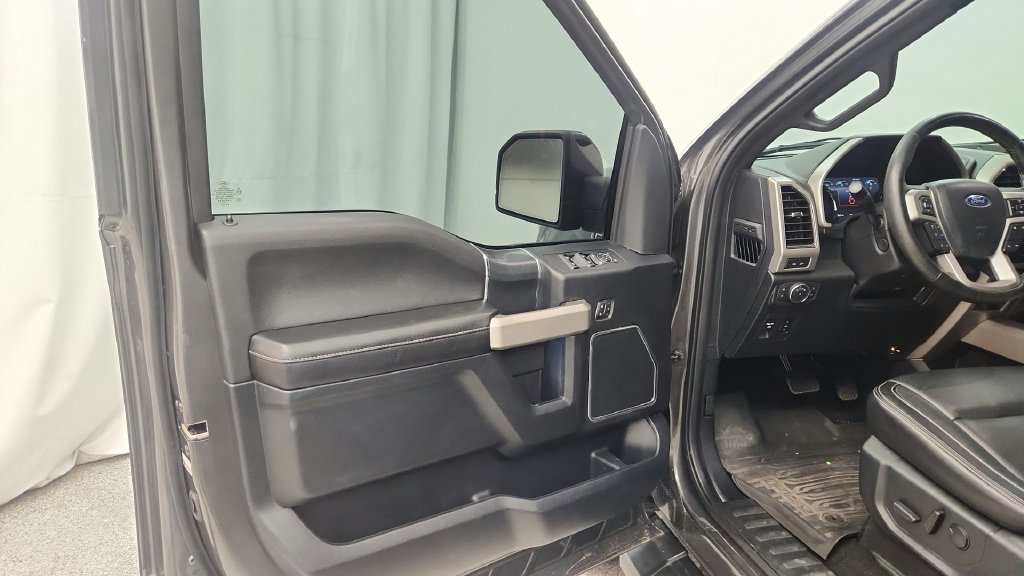 Used 2019 Ford F150 Lariat w/ Equipment Group 502A Luxury AWD/4WD image 11