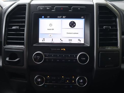 Used 2019 Ford Expedition XLT w/ Equipment Group 202A AWD/4WD image 35