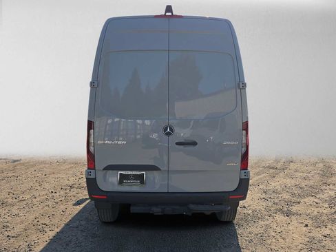 Used 2026 Mercedes-Benz Sprinter 2500 image 4