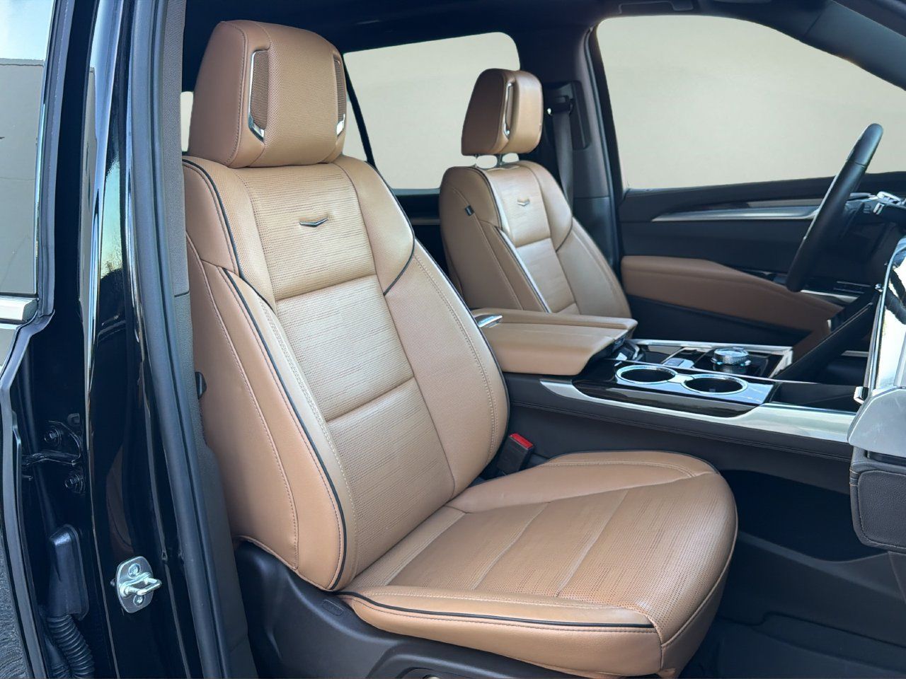 Certified 2025 Cadillac Escalade Premium Luxury w/ LPO, Floor Liner Package RWD image 21