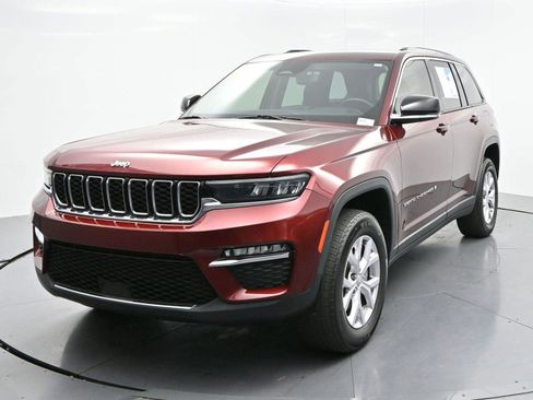 Used 2022 Jeep Grand Cherokee Limited AWD/4WD image 3