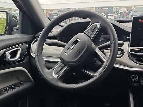 Used 2024 Jeep Compass Limited AWD/4WD image 10