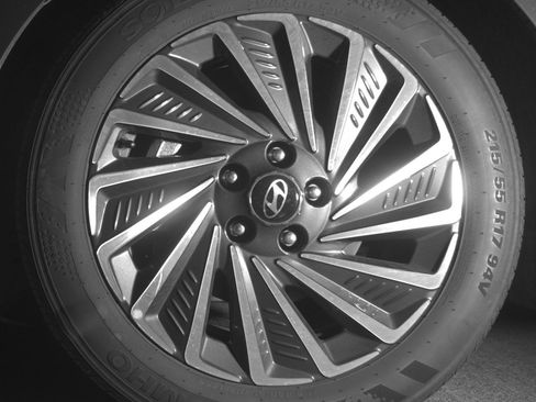 Used 2025 Hyundai Sonata SEL FWD image 11