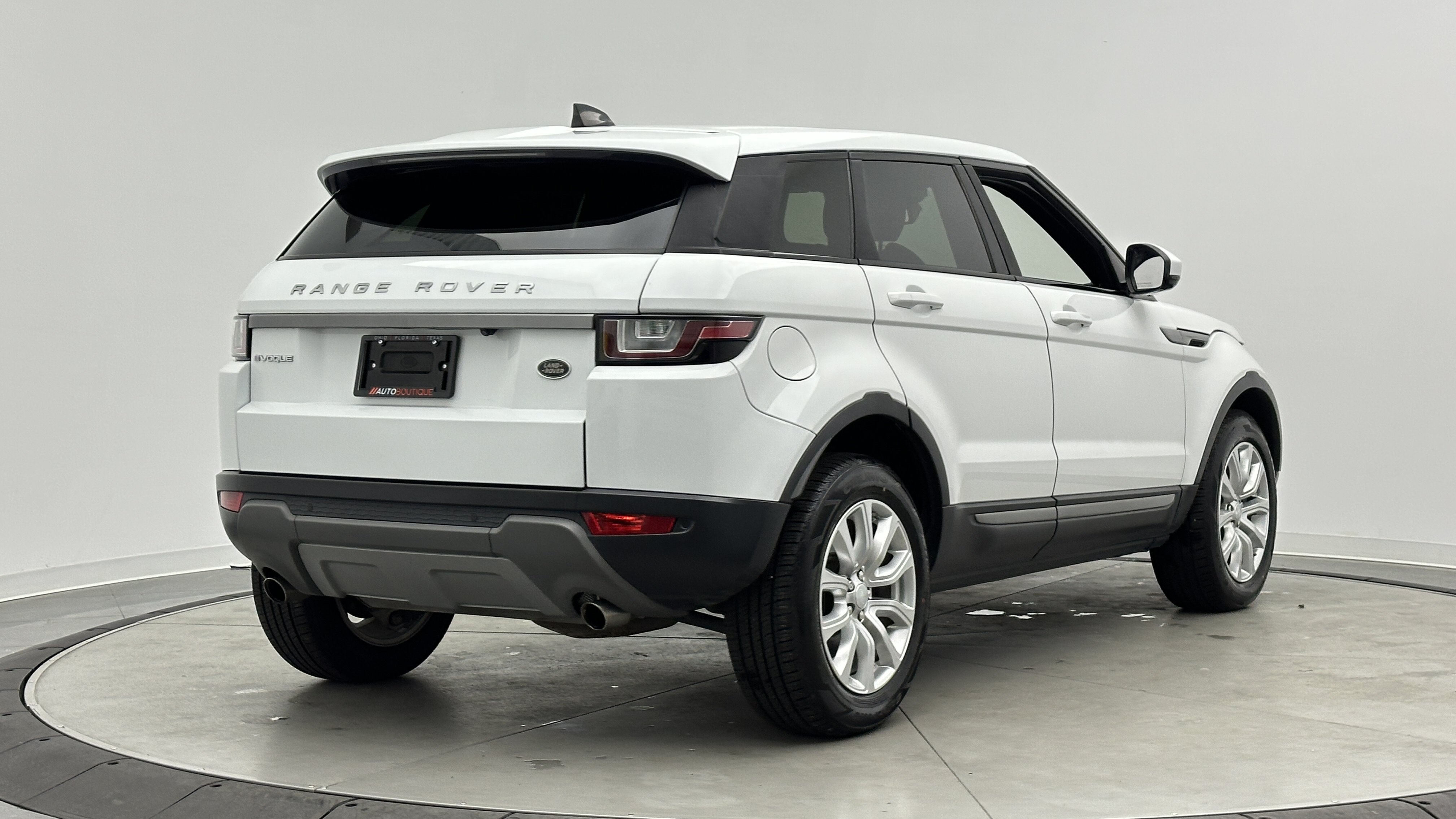 Used 2018 Land Rover Range Rover Evoque SE AWD/4WD image 7
