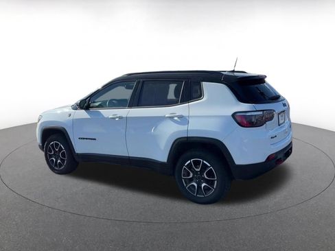 Used 2025 Jeep Compass Trailhawk w/ Trailer Tow Group AWD/4WD image 10