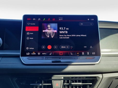 New 2026 Volkswagen Tiguan SE R-Line AWD/4WD image 17