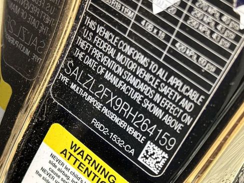 Used 2024 Land Rover Range Rover Evoque Dynamic SE image 30