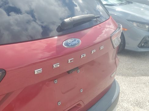 Used 2020 Ford Escape SE FWD image 9
