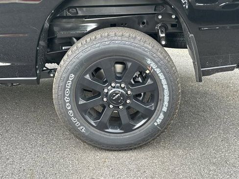 New 2026 RAM 2500 Laramie AWD/4WD image 18