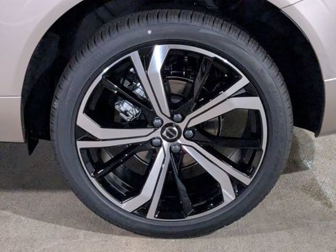 New 2025 Volvo XC60 B5 Ultra w/ Protection Package Premier AWD/4WD image 10