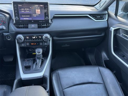 Used 2022 Toyota RAV4 XLE Premium image 21