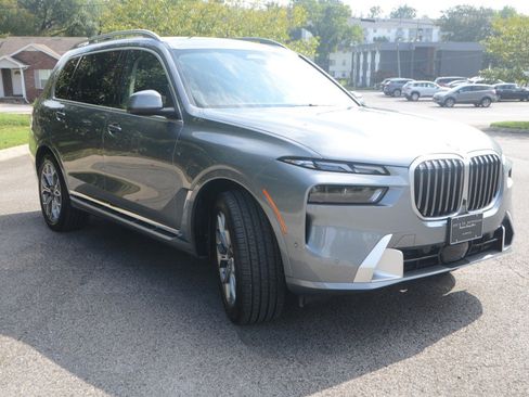 Used 2025 BMW X7 xDrive40i AWD/4WD image 7