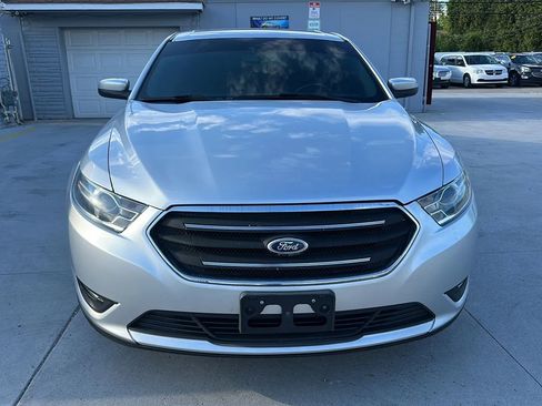 Used 2015 Ford Taurus SEL image 2