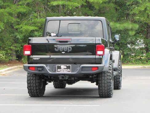 Used 2023 Jeep Gladiator Sport AWD/4WD image 7