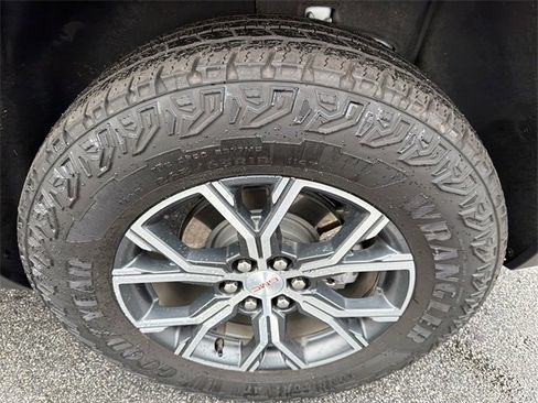 Used 2024 GMC Acadia AT4 w/ Luxury Package image 20