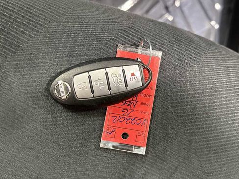 Used 2016 Nissan Rogue SV w/ SV Premium Package image 31