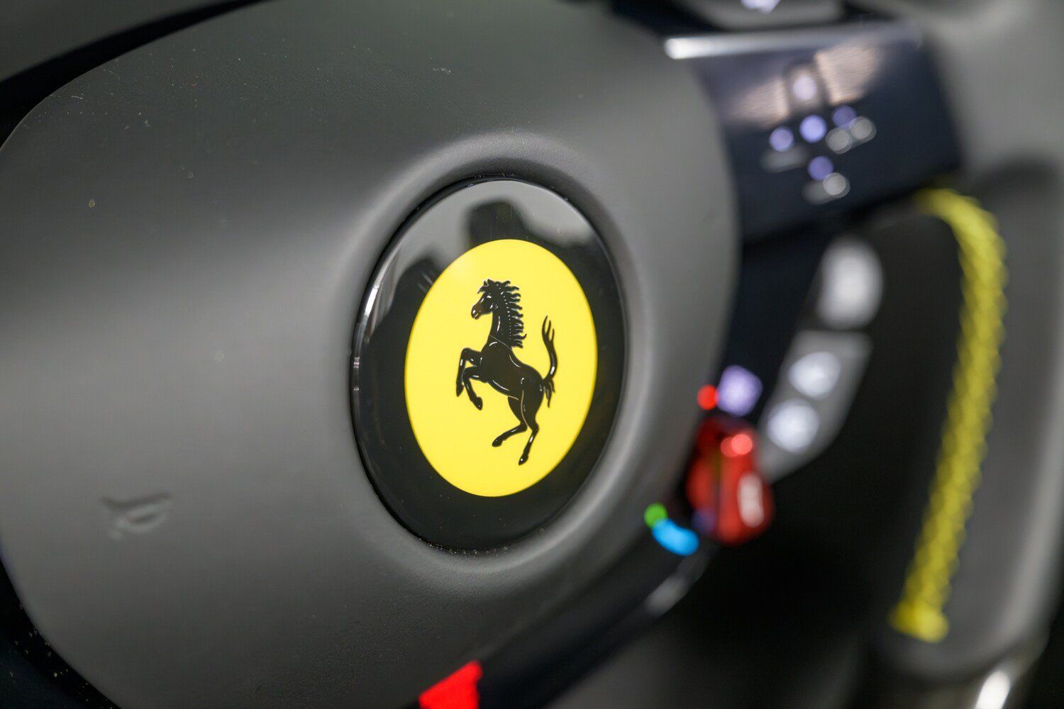 Used 2025 Ferrari Roma Spider RWD image 46