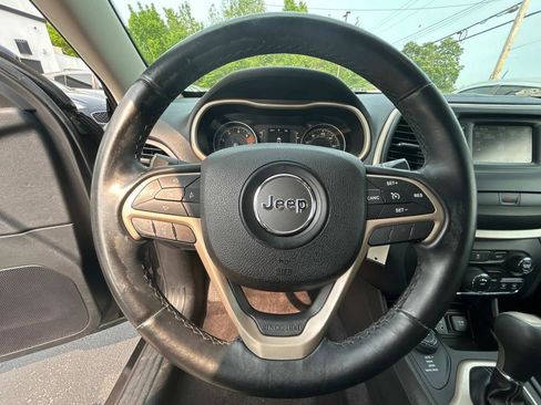 Used 2016 Jeep Cherokee Latitude image 20