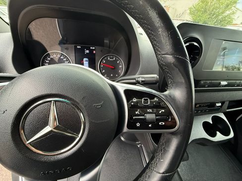 Used 2022 Mercedes-Benz Sprinter 1500 image 17