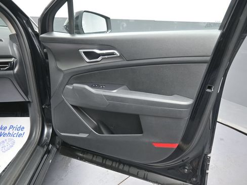 Used 2026 Kia Sportage LX FWD image 19