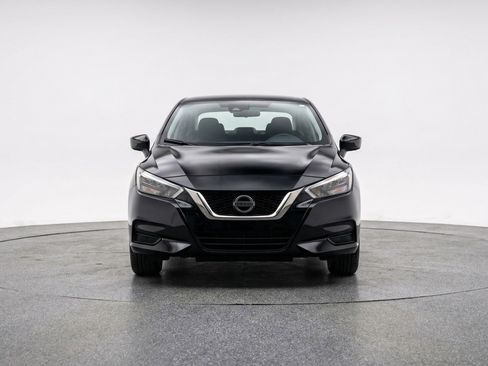Used 2025 Nissan Versa SV FWD image 2