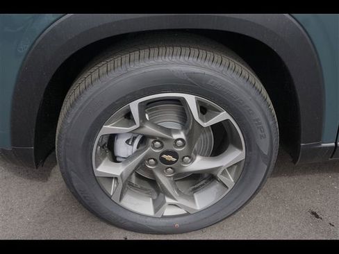 New 2026 Chevrolet Trax LT w/ LT Convenience Package FWD image 22