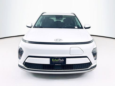Used 2024 Hyundai Kona SEL FWD image 2