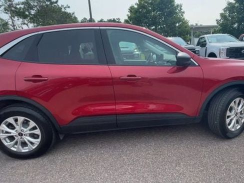 Certified 2023 Ford Escape Active AWD/4WD image 9