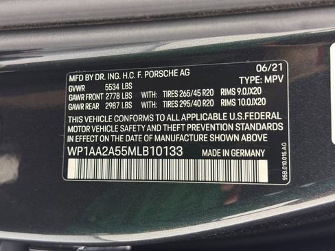 Used 2021 Porsche Macan image 44