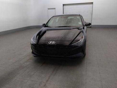 Used 2021 Hyundai Elantra SE FWD image 15
