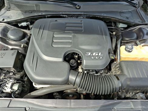 Used 2018 Chrysler 300 Limited w/ Safetytec Plus Group AWD/4WD image 28