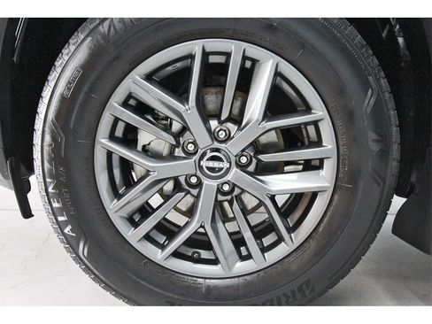 Used 2022 Nissan Rogue S image 29