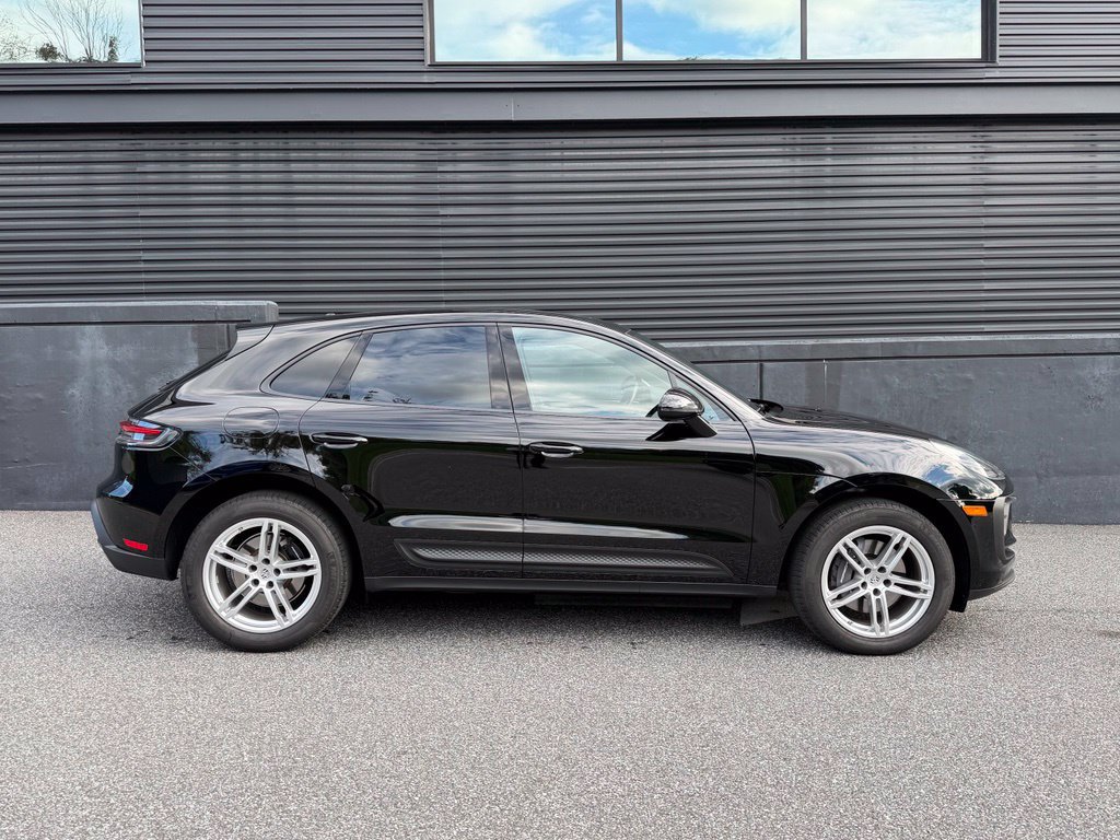 Certified 2026 Porsche Macan AWD/4WD image 11