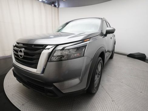 Used 2024 Nissan Pathfinder SV AWD/4WD image 12