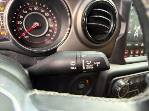 Used 2019 Jeep Wrangler Unlimited Rubicon AWD/4WD image 63