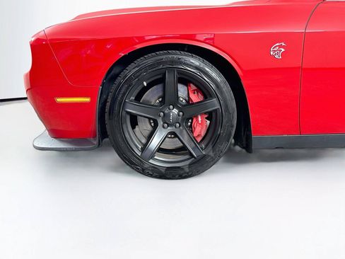Used 2019 Dodge Challenger SRT Hellcat RWD image 12