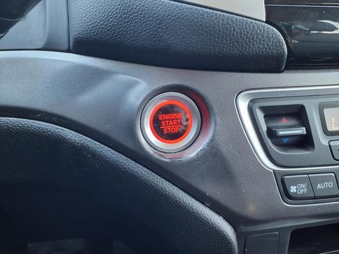 Certified 2017 Honda Pilot EX image 10