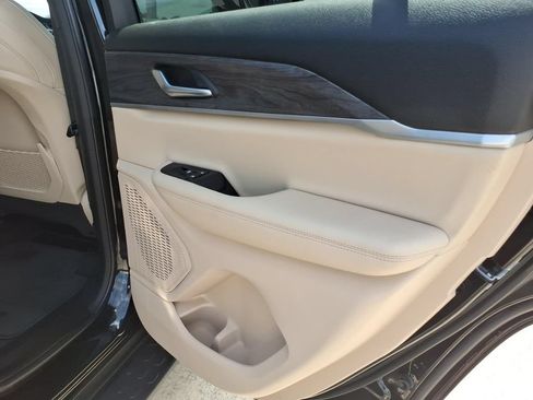 Used 2023 Jeep Grand Cherokee Limited w/ Black Appearance Package RWD image 13