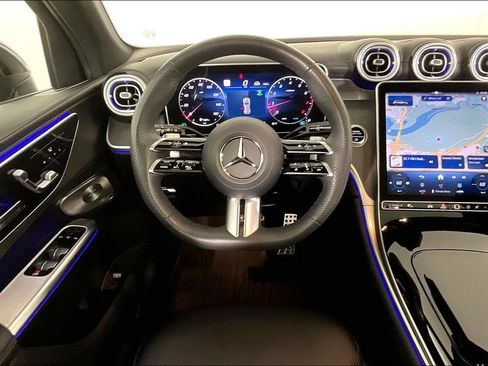 Certified 2025 Mercedes-Benz GLC 300 4MATIC image 5